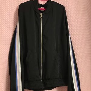 Active windbreaker jacket 😜